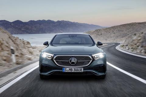 Mercedes giới thiệu phiên bản E – Class mới – Những câu hỏi cần có lời giải đáp
